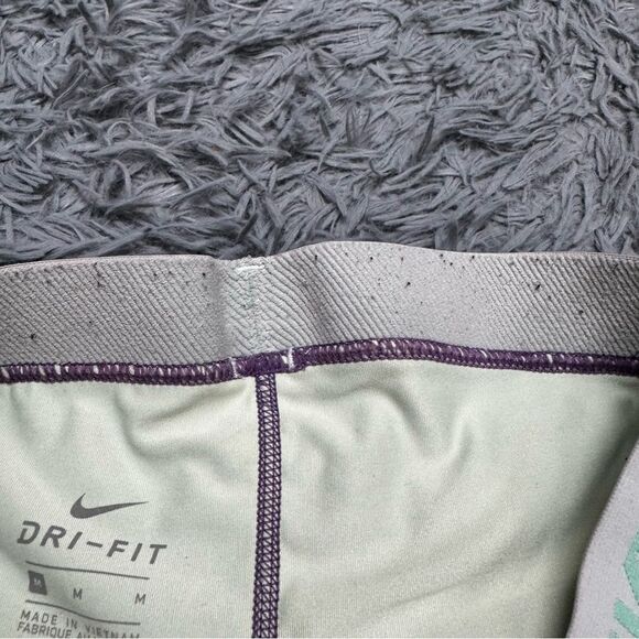 Nike Dri-Fit Spandex Size Medium - Picture 4 of 5